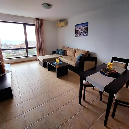 Eik Appartement Kavarna