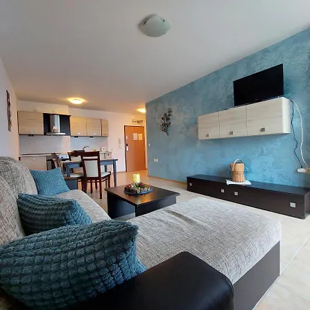 Eik Appartement Kavarna